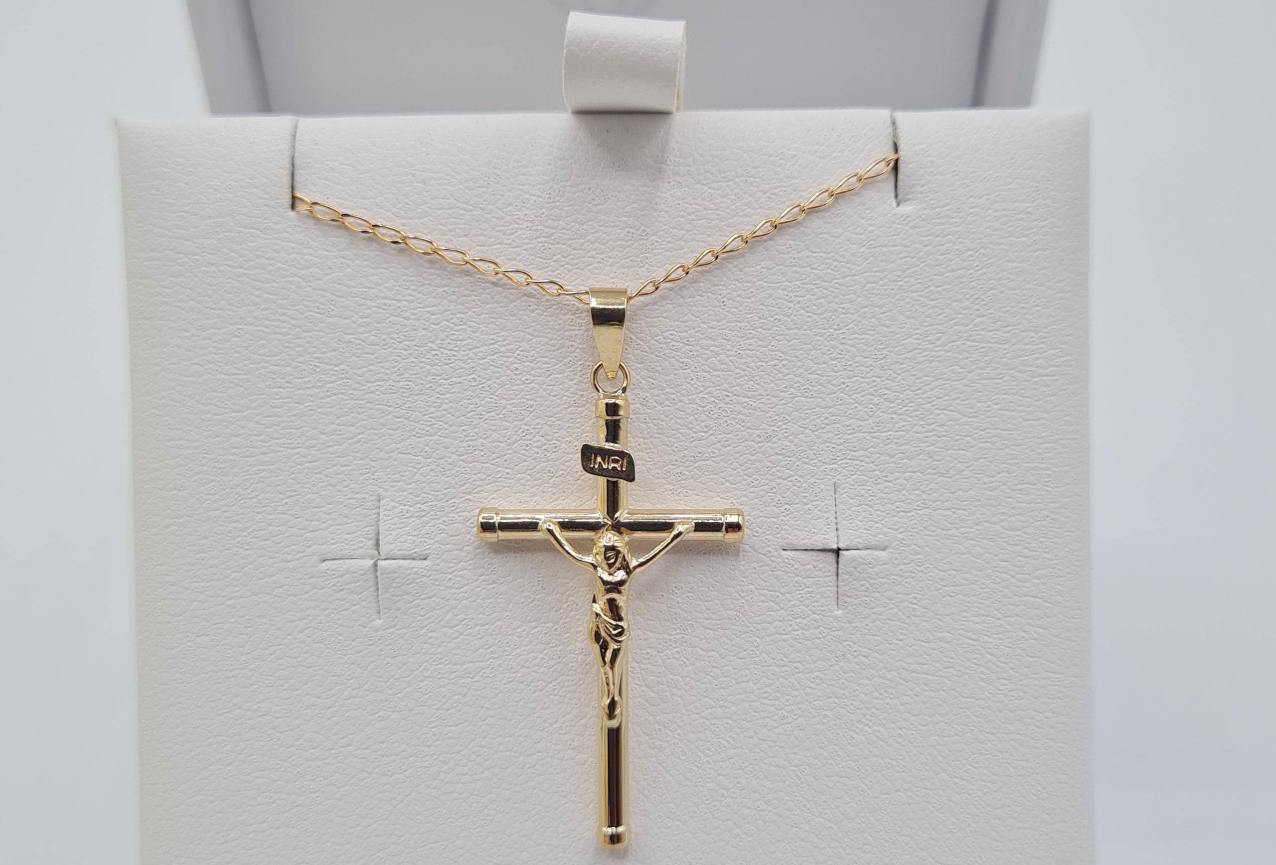 9ct gold crucifix cross pendant with 18-inch chain – Communion & Confirmation jewellery
