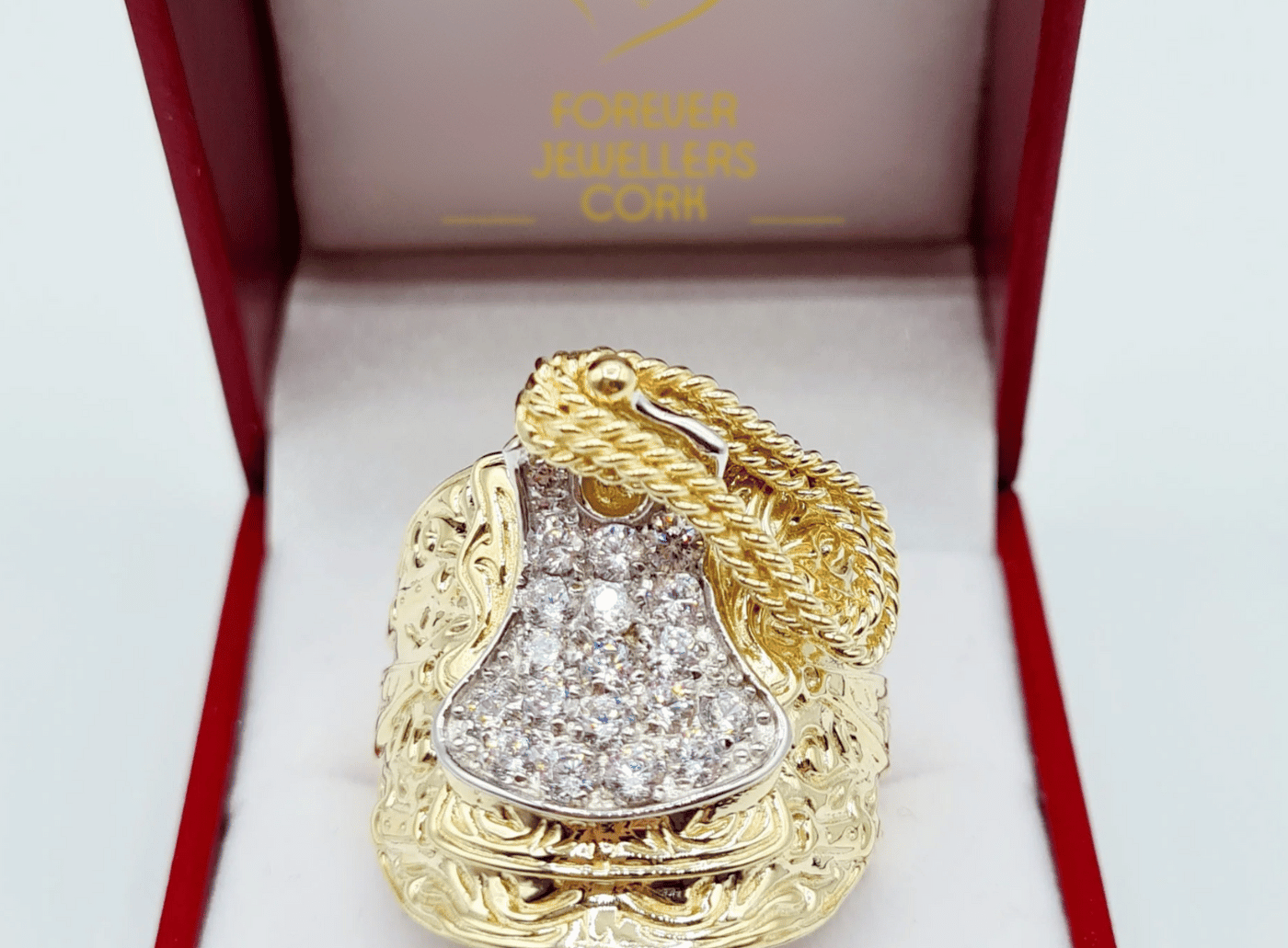 Gold saddle ring deals