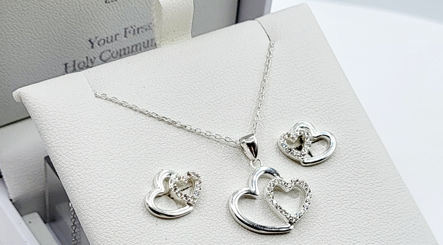 White keepsake gift box containing double heart pendant & earrings – First Holy Communion gift